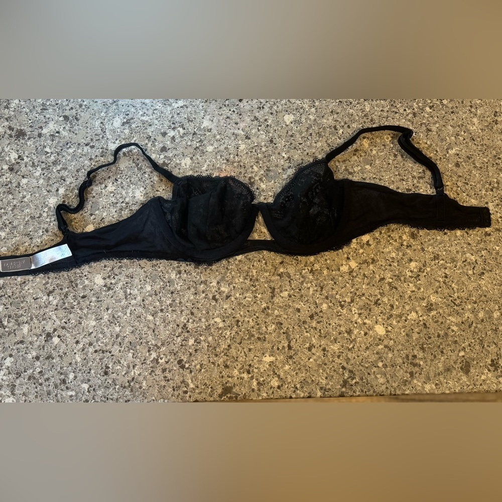 Victoria's Secret Black Demi Bra - Size 34C ✨ - Picture 4 of 7
